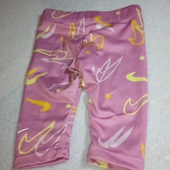 Like New, Nike Newborn Baby Girls Outfit, Bodysuit & Athletic Legging Pants Set - Picture 7 of 9